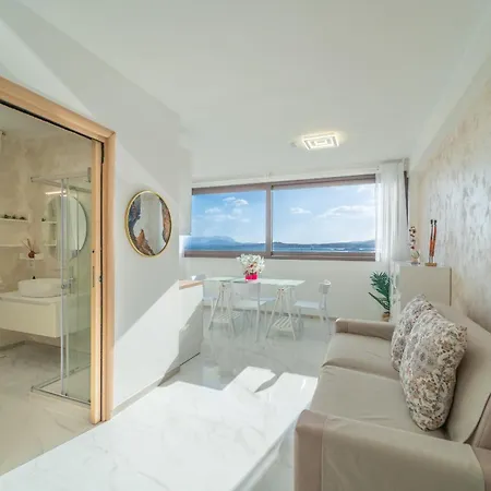 Апартаменти Sea View Escape Waterfront *