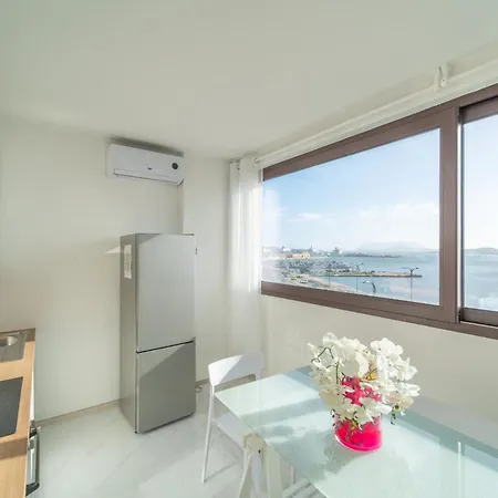 Апартаменти Sea View Escape Waterfront *