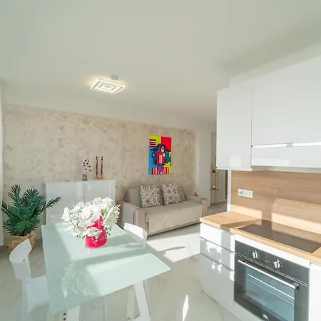 Апартаменти Sea View Escape Waterfront Ольбія