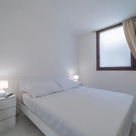 Sea View Escape Waterfront * Ольбія