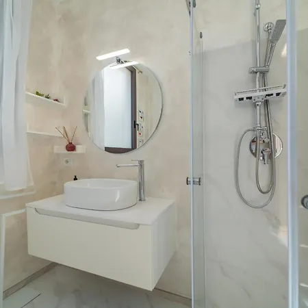 Апартаменти Sea View Escape Waterfront Ольбія